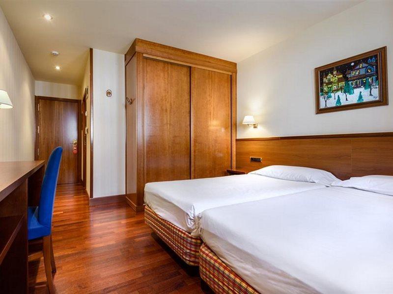 Snoe Hotel Candanchu Ngoại thất bức ảnh
