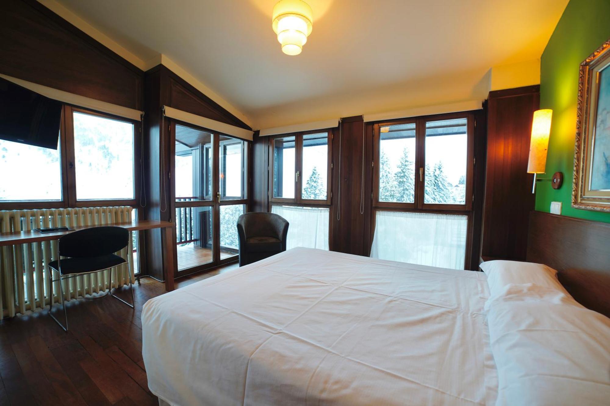 Snoe Hotel Candanchu Ngoại thất bức ảnh